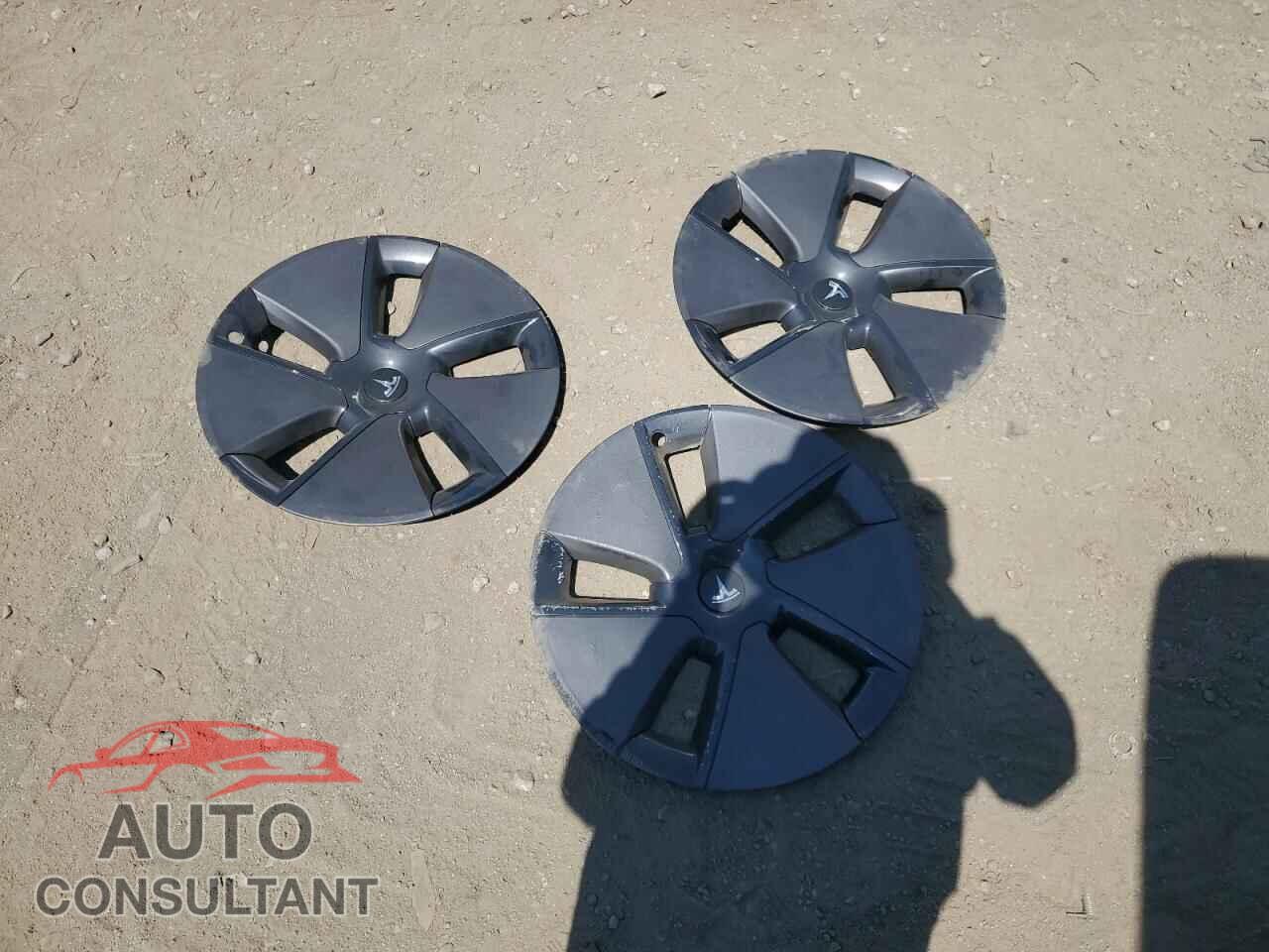 TESLA MODEL 3 2023 - 5YJ3E1EA1PF706119