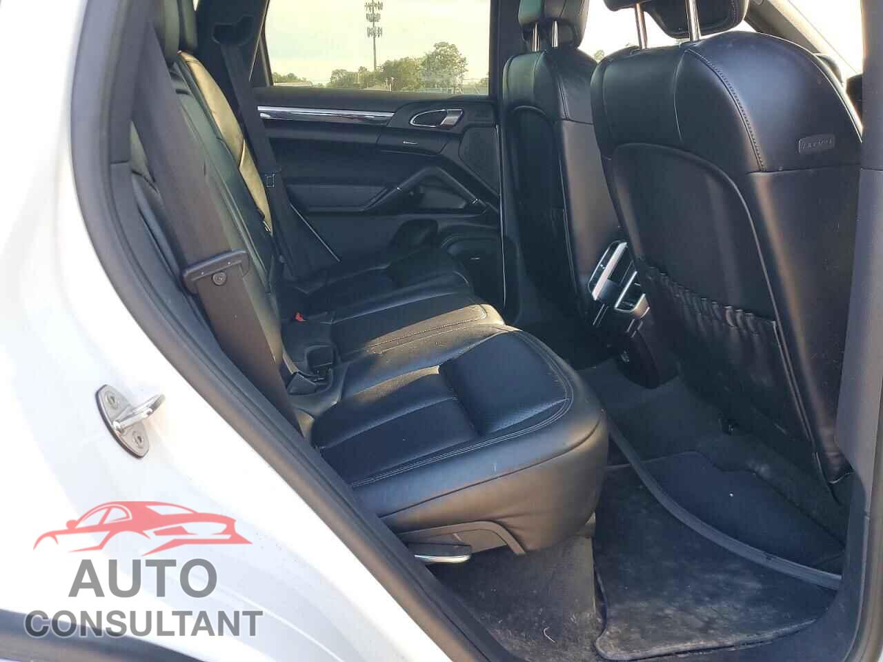 PORSCHE CAYENNE 2017 - WP1AA2A26HKA87933
