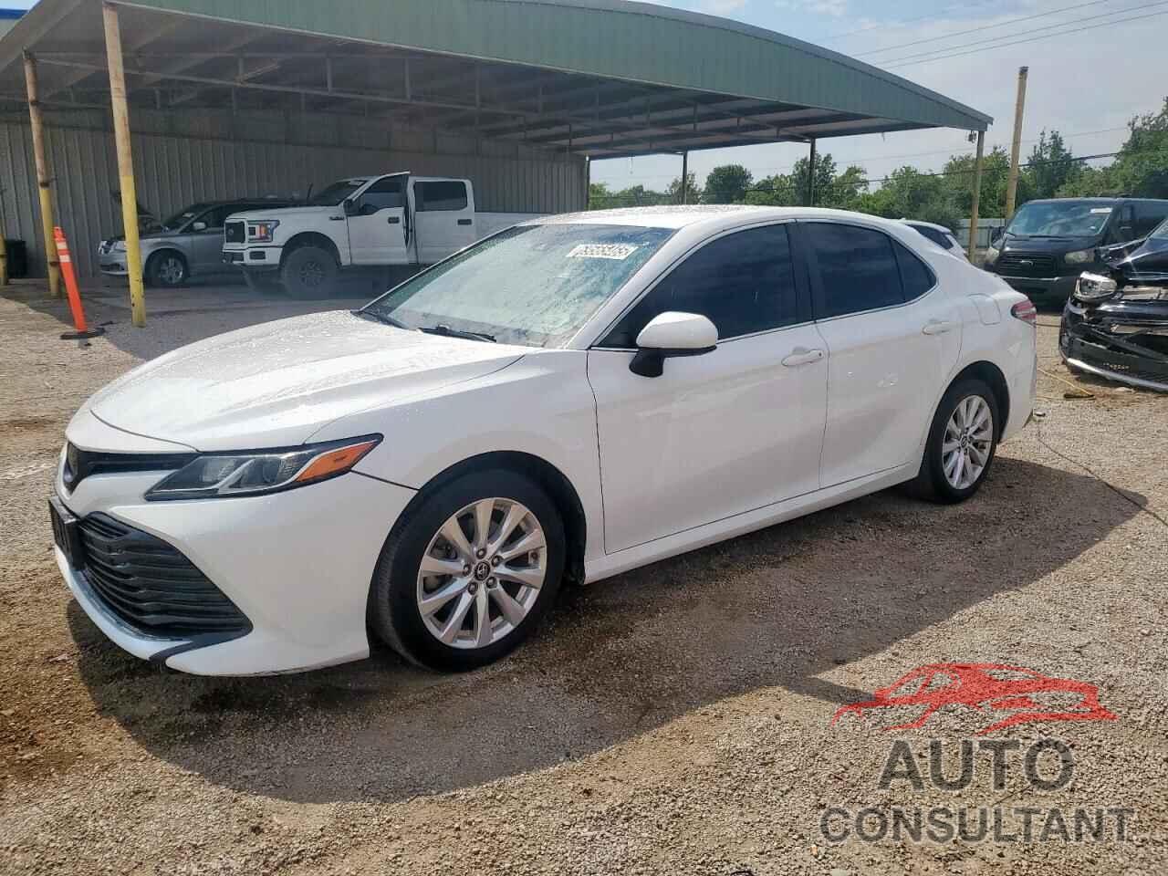 TOYOTA CAMRY 2018 - 4T1B11HK1JU615793