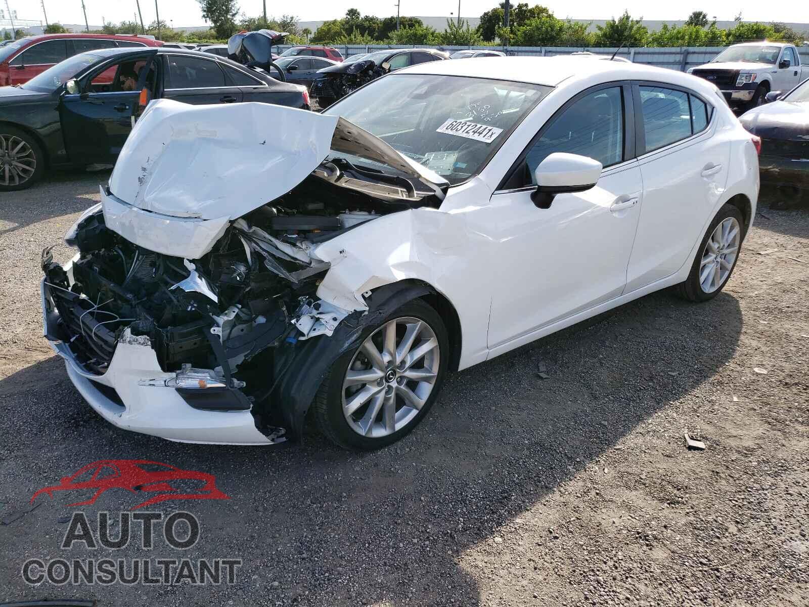 MAZDA 3 2017 - 3MZBN1L73HM108160