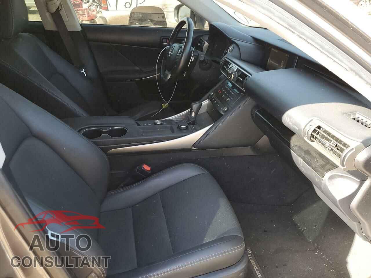 LEXUS IS 2017 - JTHBA1D29H5059164