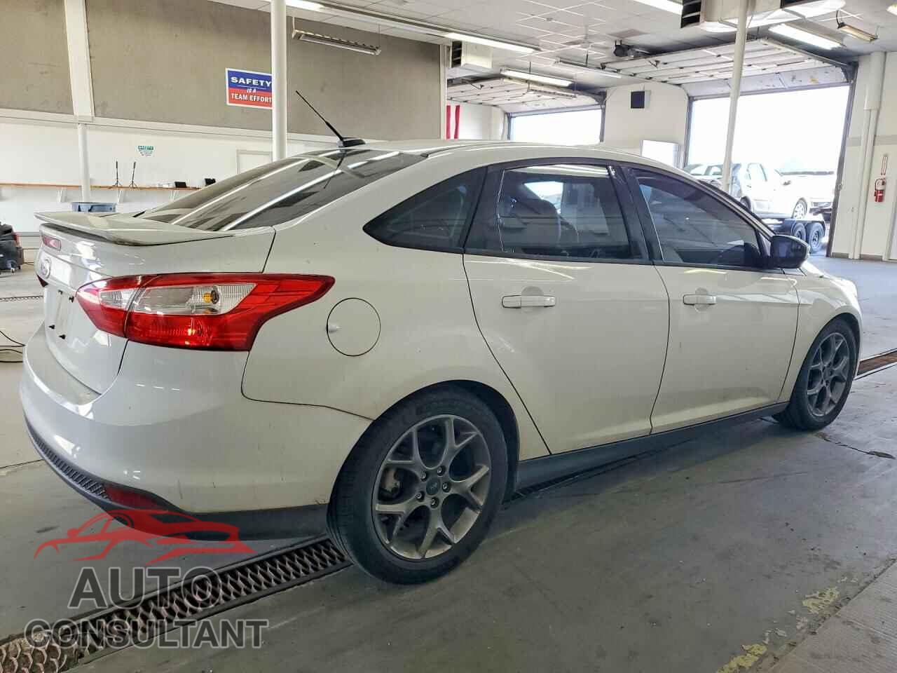 FORD FOCUS 2014 - 1FADP3F27EL238351