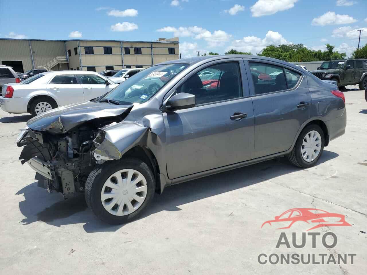 NISSAN VERSA 2018 - 3N1CN7AP4JL800293