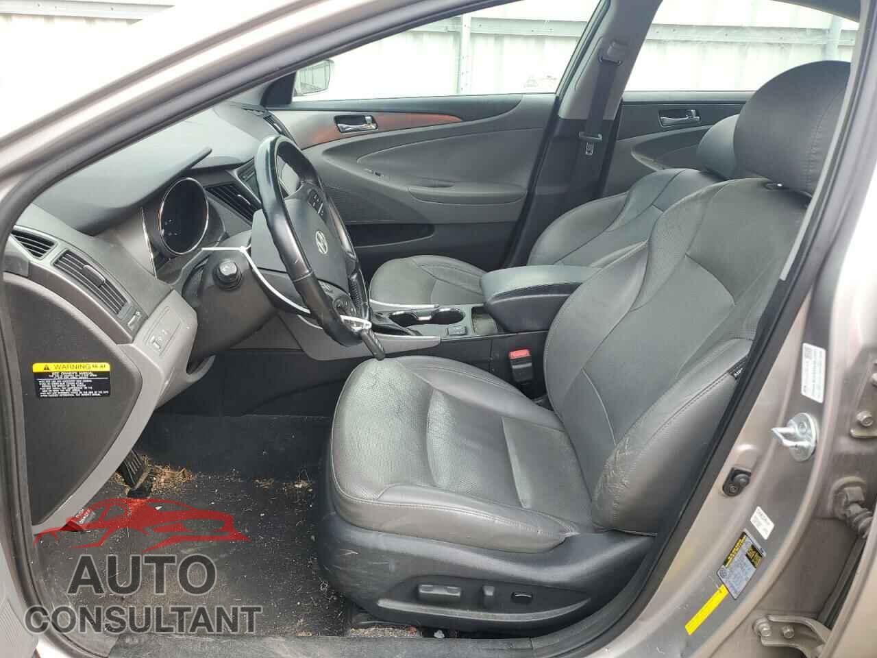 HYUNDAI SONATA 2013 - KMHEC4A42DA084243