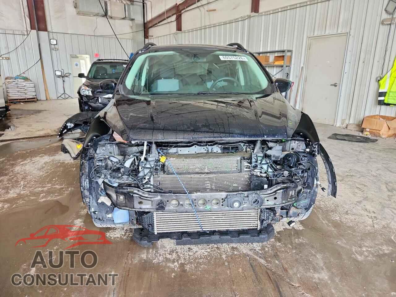 FORD ESCAPE 2017 - 1FMCU9G94HUE52270