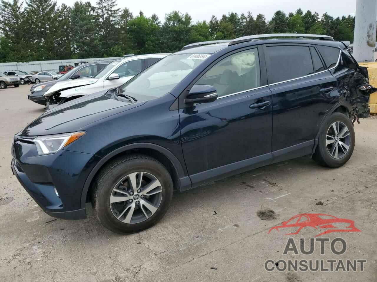 TOYOTA RAV4 2017 - JTMRFREV7HD211876