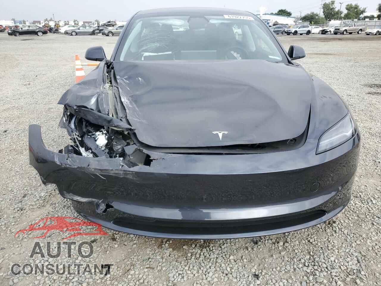 TESLA MODEL 3 2025 - 5YJ3E1EA5SF965124