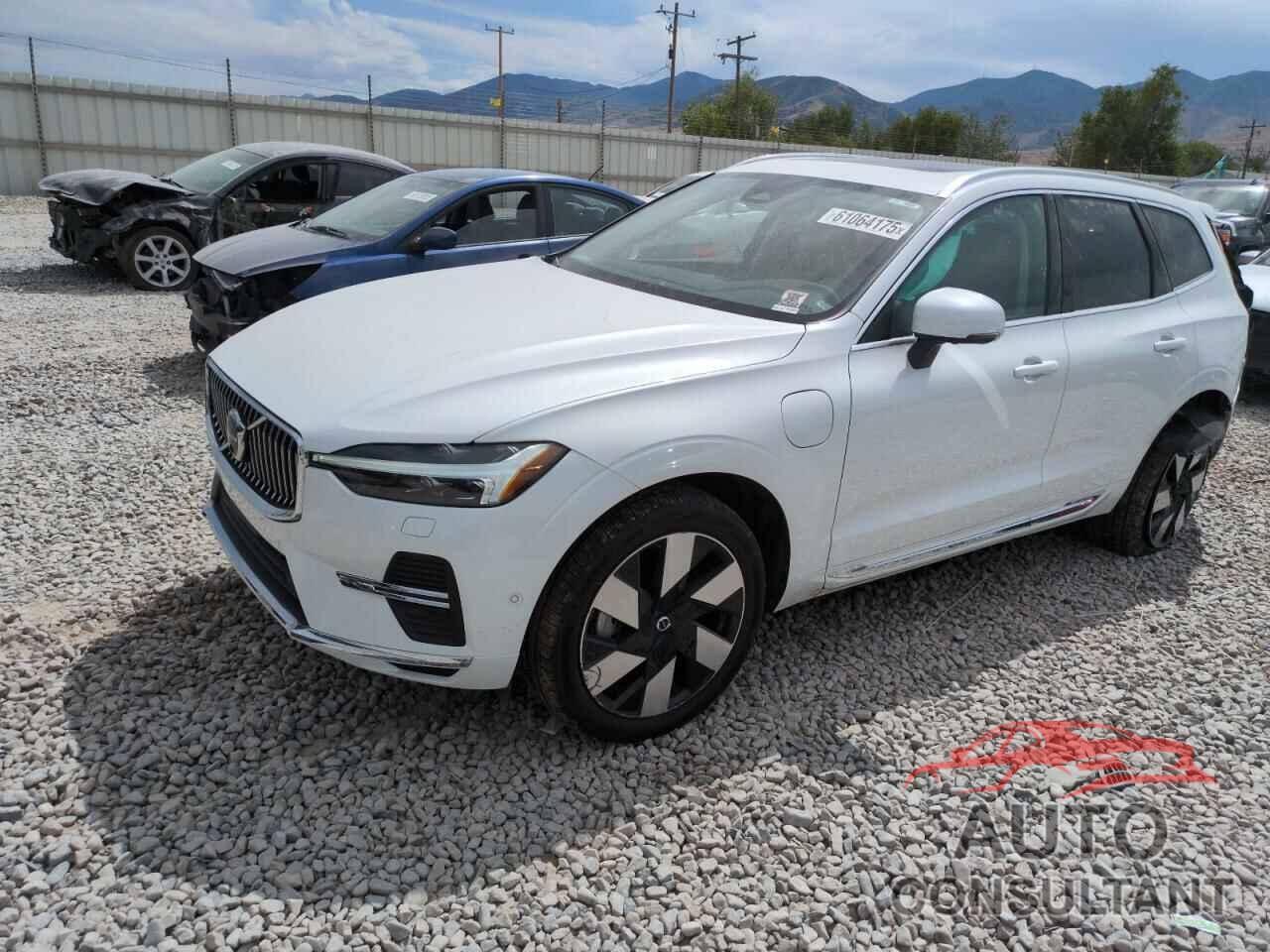 VOLVO XC60 PLUS 2023 - YV4H60DN8P1319431