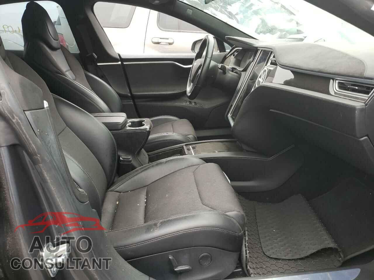 TESLA MODEL S 2017 - 5YJSA1E20HF201528