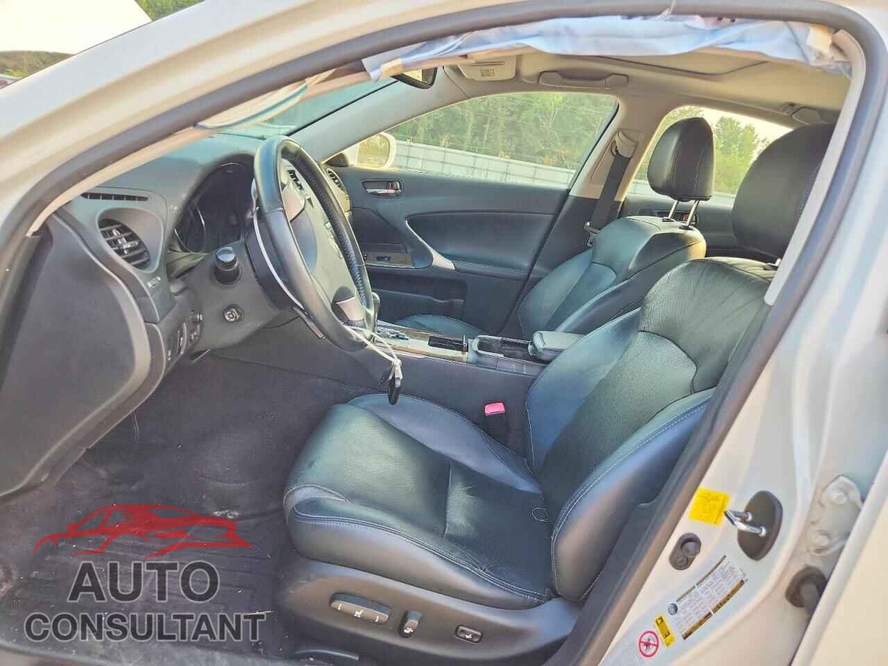 LEXUS IS 2012 - JTHCF5C25C5056057