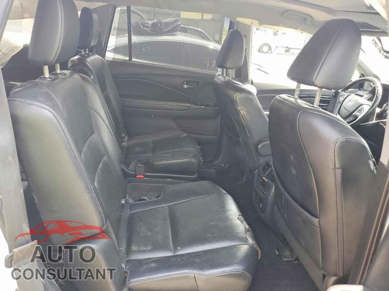 HONDA PILOT 2016 - 5FNYF6H02GB052489