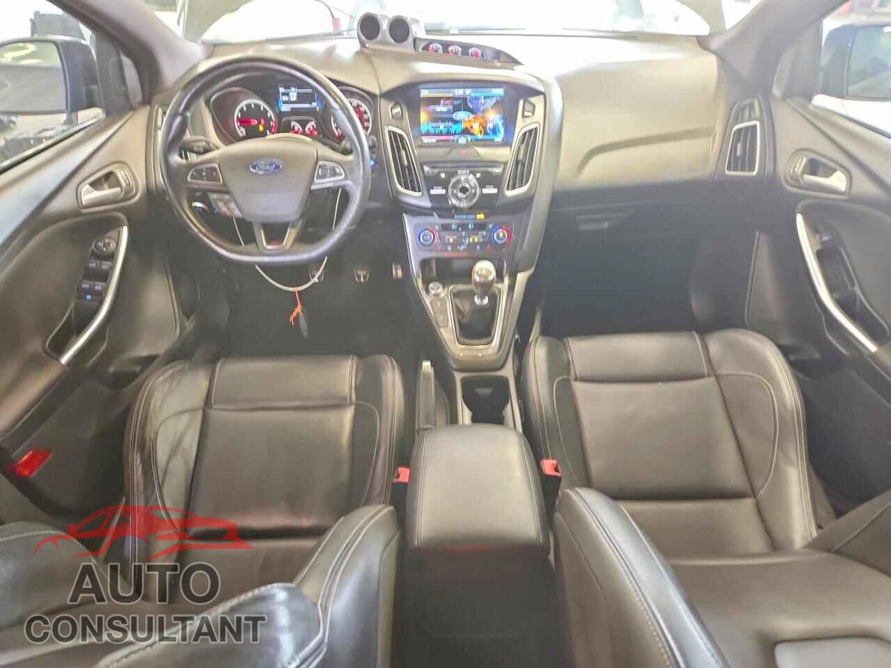 FORD FOCUS 2015 - 1FADP3L97FL373252