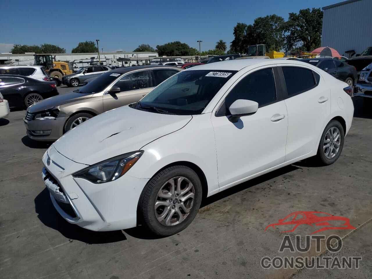 TOYOTA YARIS 2017 - 3MYDLBYV8HY155094