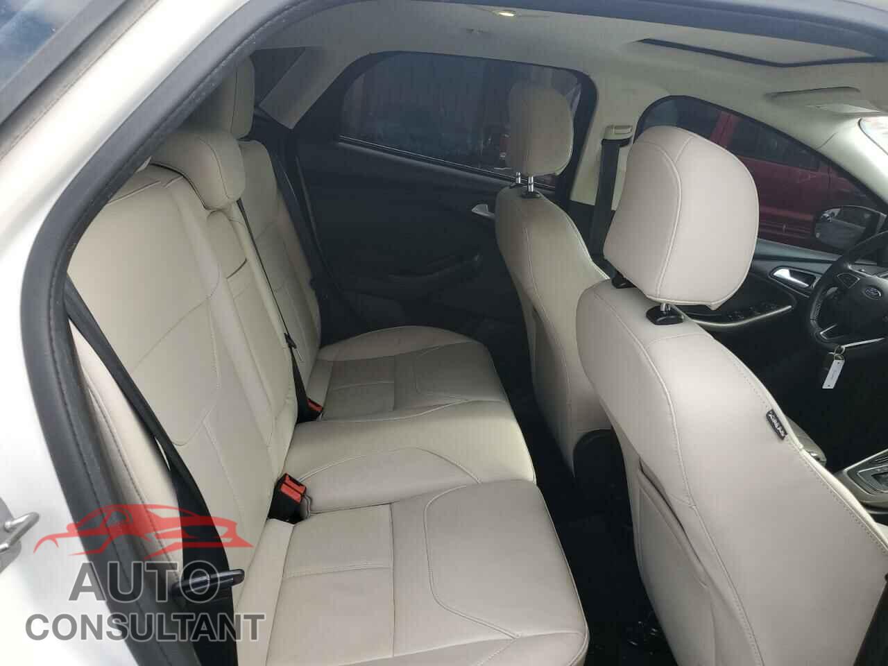 FORD FOCUS 2016 - 1FADP3N29GL290553