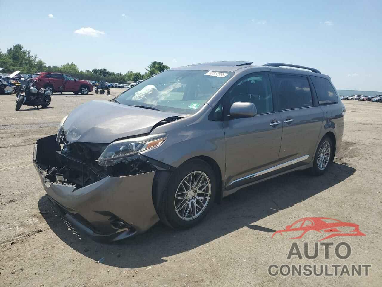 TOYOTA SIENNA 2018 - 5TDXZ3DC9JS962144