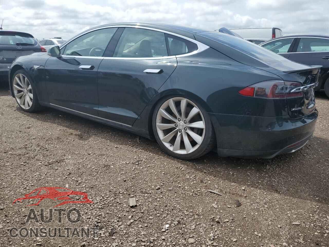 TESLA MODEL S 2013 - 5YJSA1DP0DFP26001