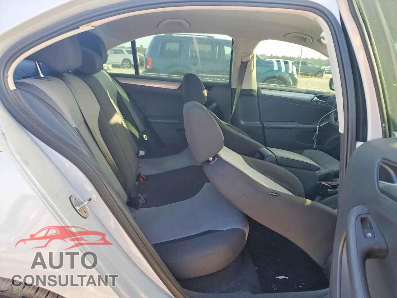 VOLKSWAGEN JETTA 2017 - 3VW2B7AJ3HM382582