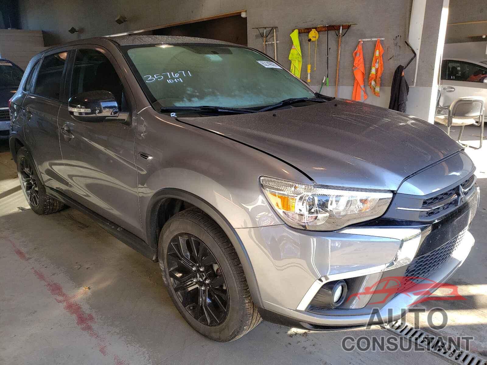 MITSUBISHI OUTLANDER 2018 - JA4AR3AU9JZ023992