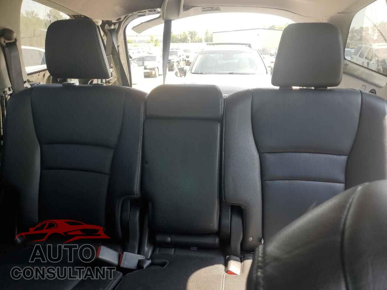 HONDA PILOT 2017 - 5FNYF6H72HB016252