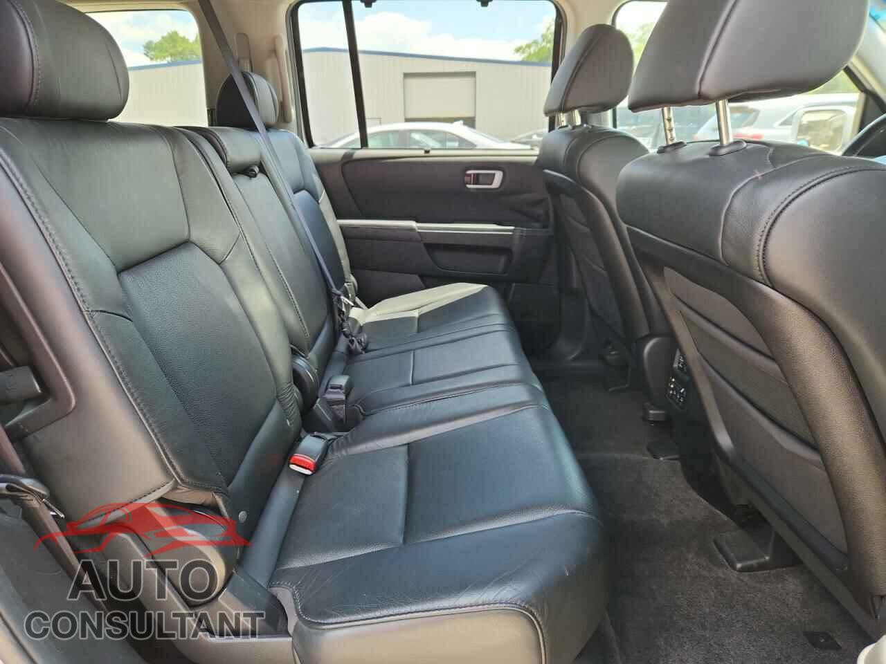 HONDA PILOT 2011 - 5FNYF3H94BB012730