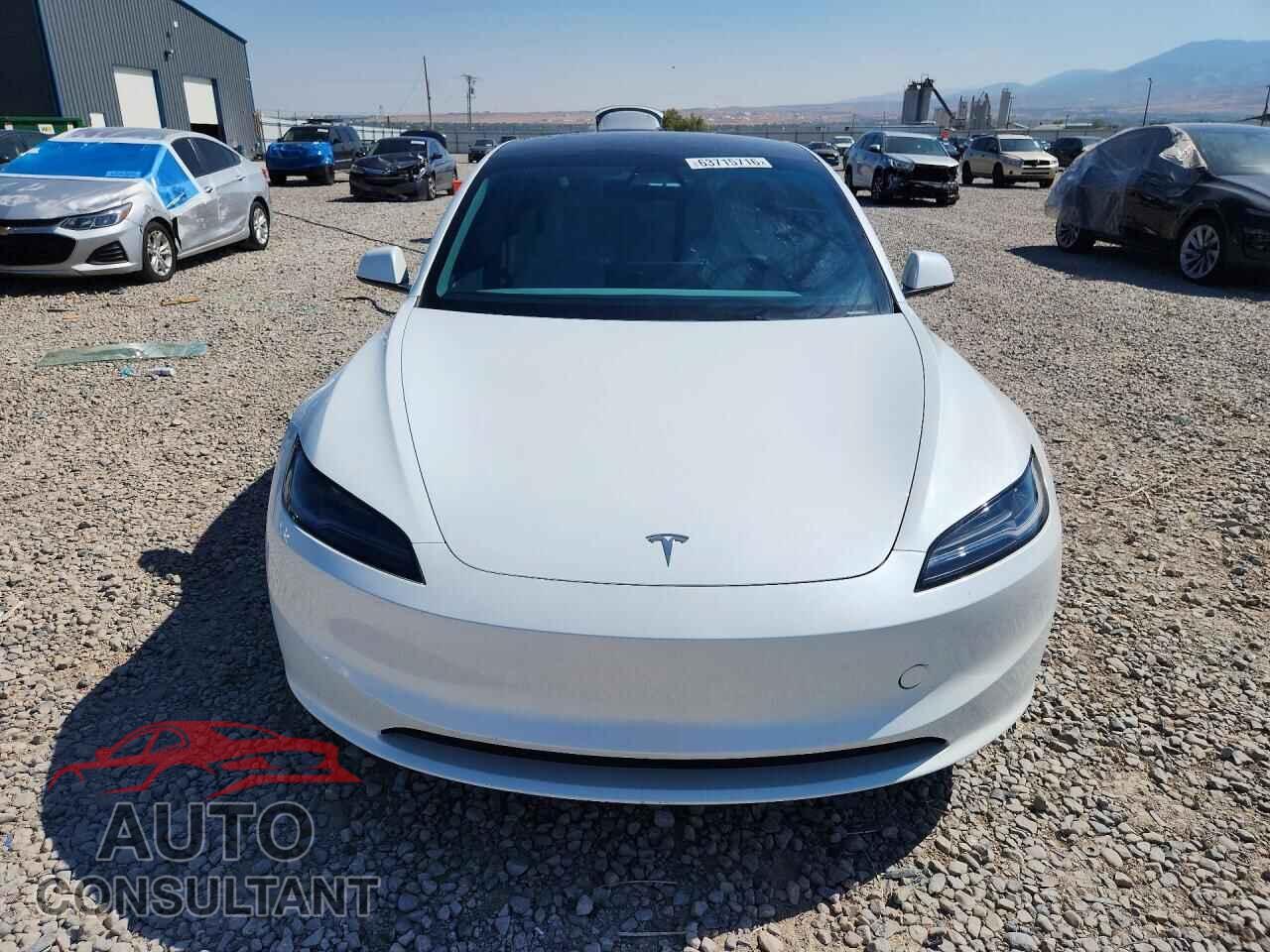 TESLA MODEL 3 2025 - 5YJ3E1EA2SF013231