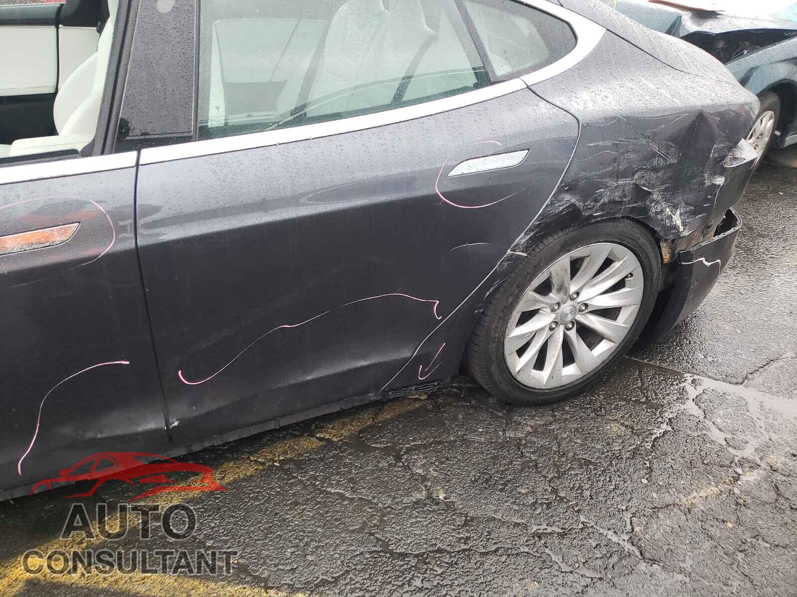 TESLA MODEL S 2018 - 5YJSA1E24JF245215