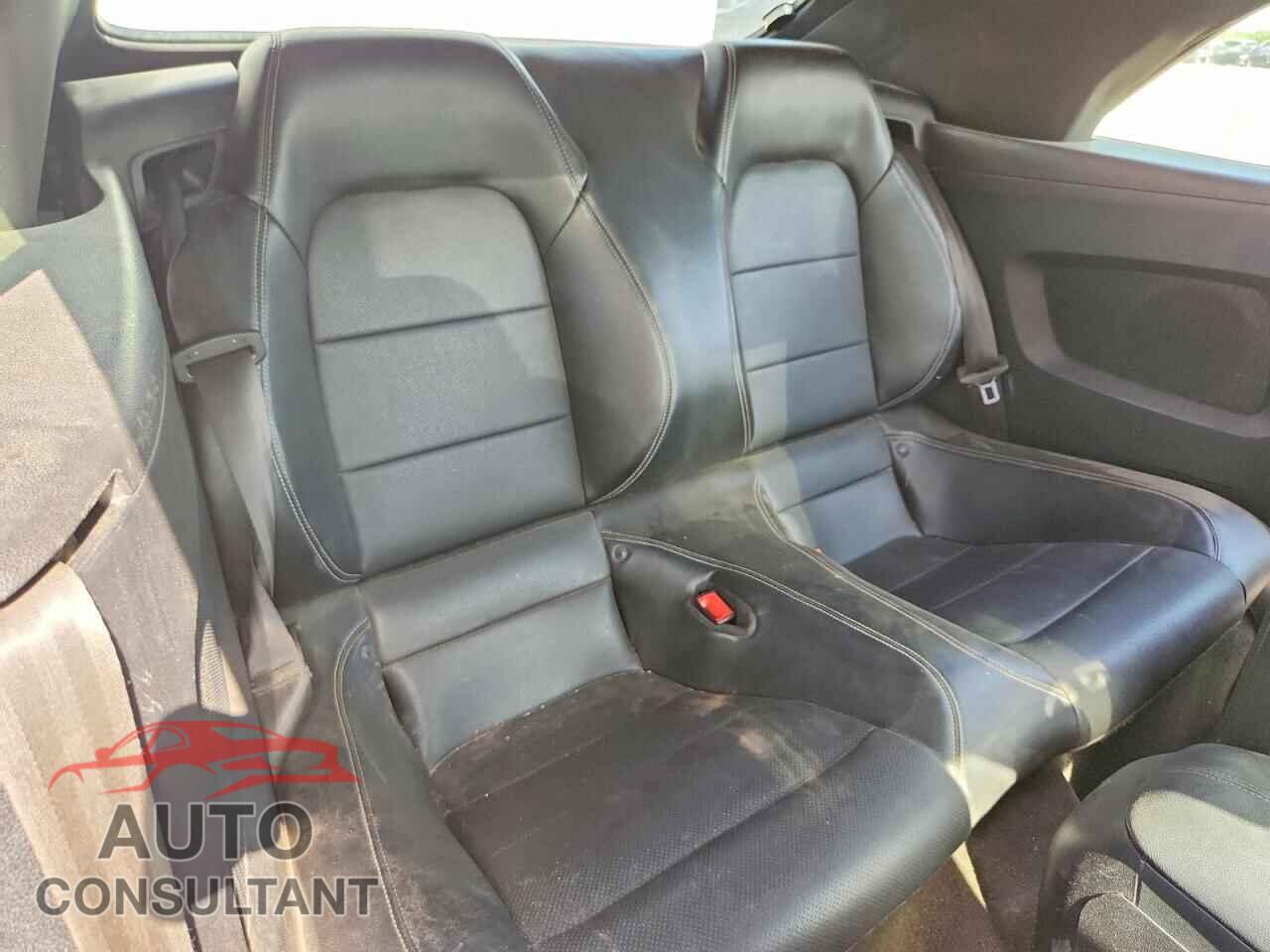 FORD MUSTANG 2018 - 1FATP8UH4J5111779