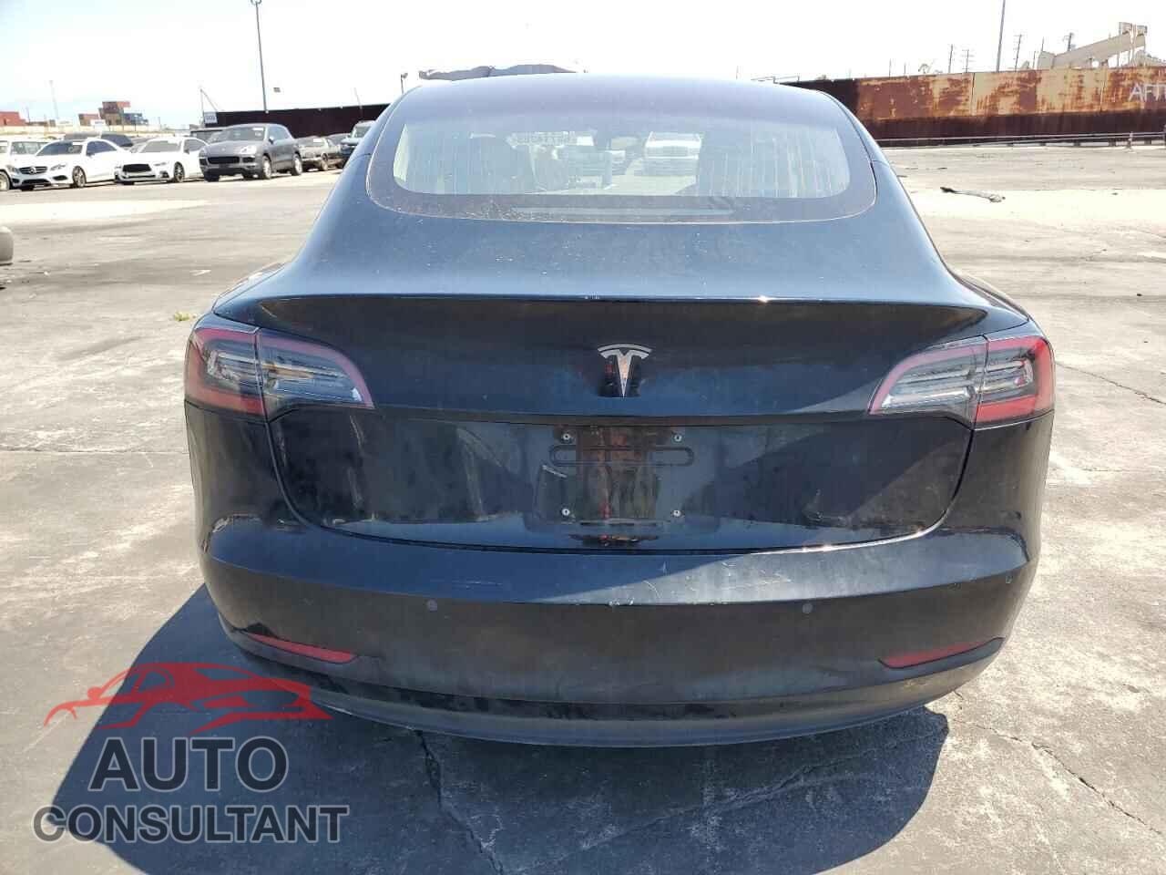 TESLA MODEL 3 2018 - 5YJ3E1EA4JF052319