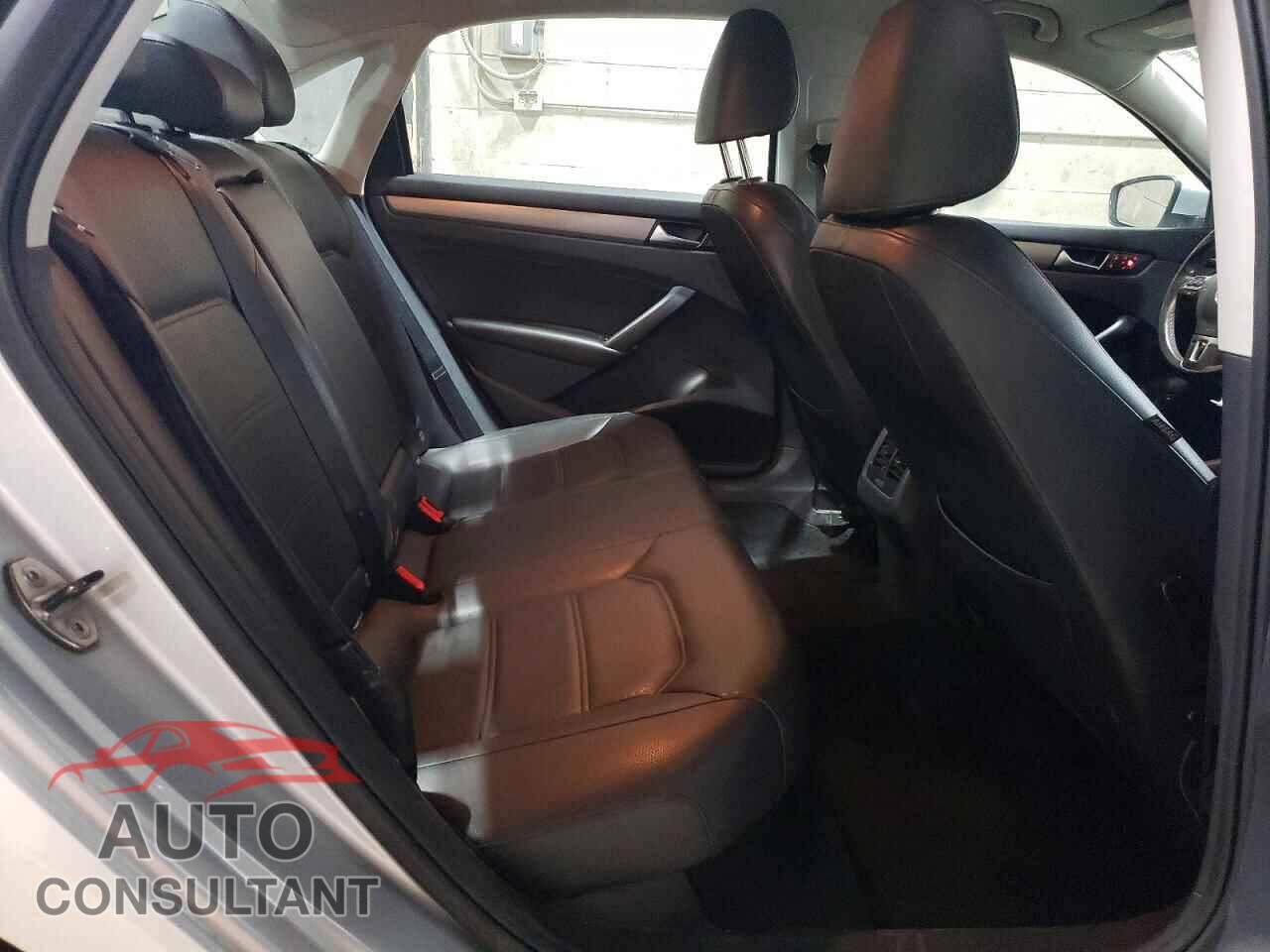 VOLKSWAGEN PASSAT 2014 - 1VWBN7A36EC008425