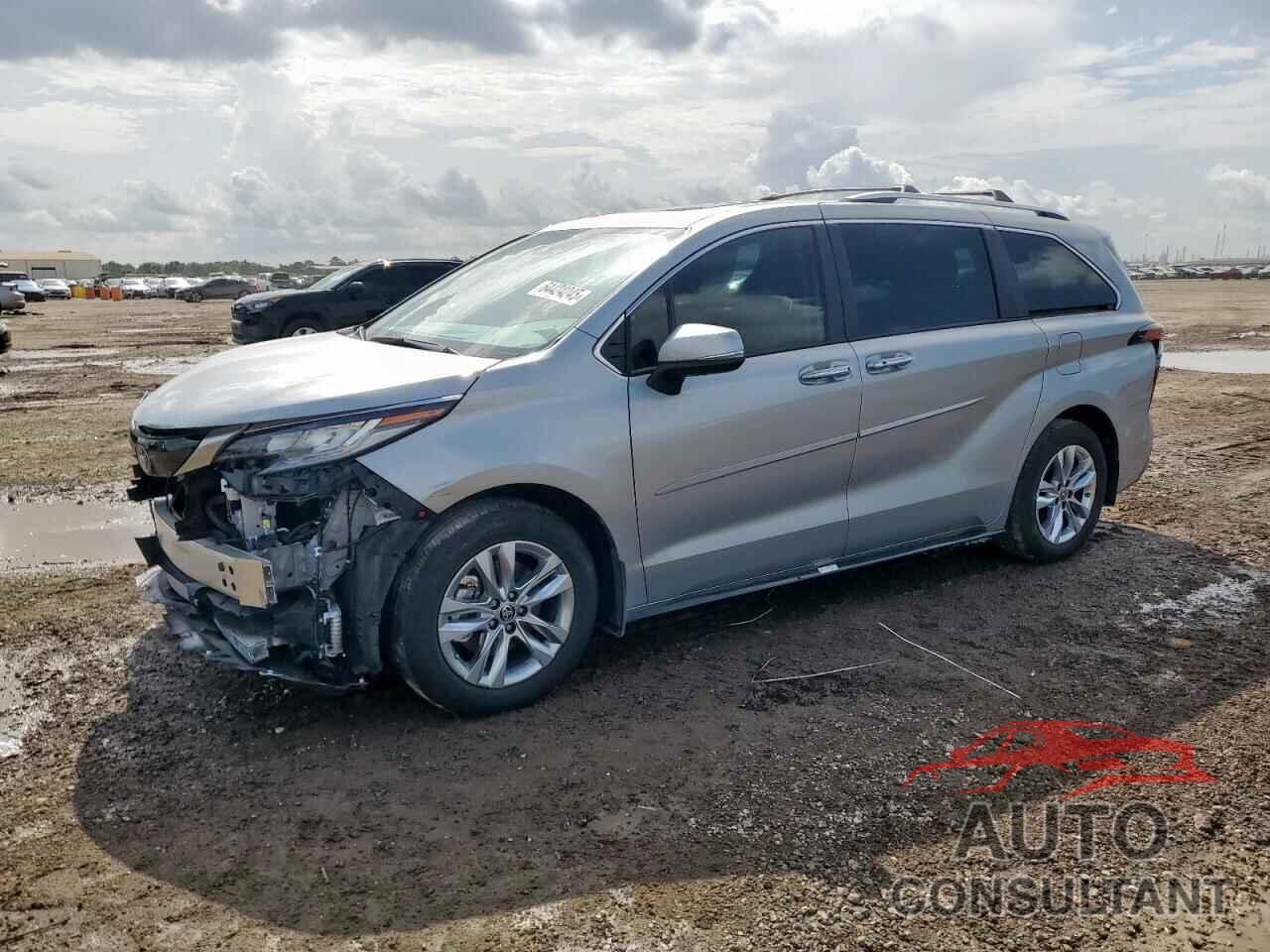 TOYOTA SIENNA 2024 - 5TDZRKEC9RS181136