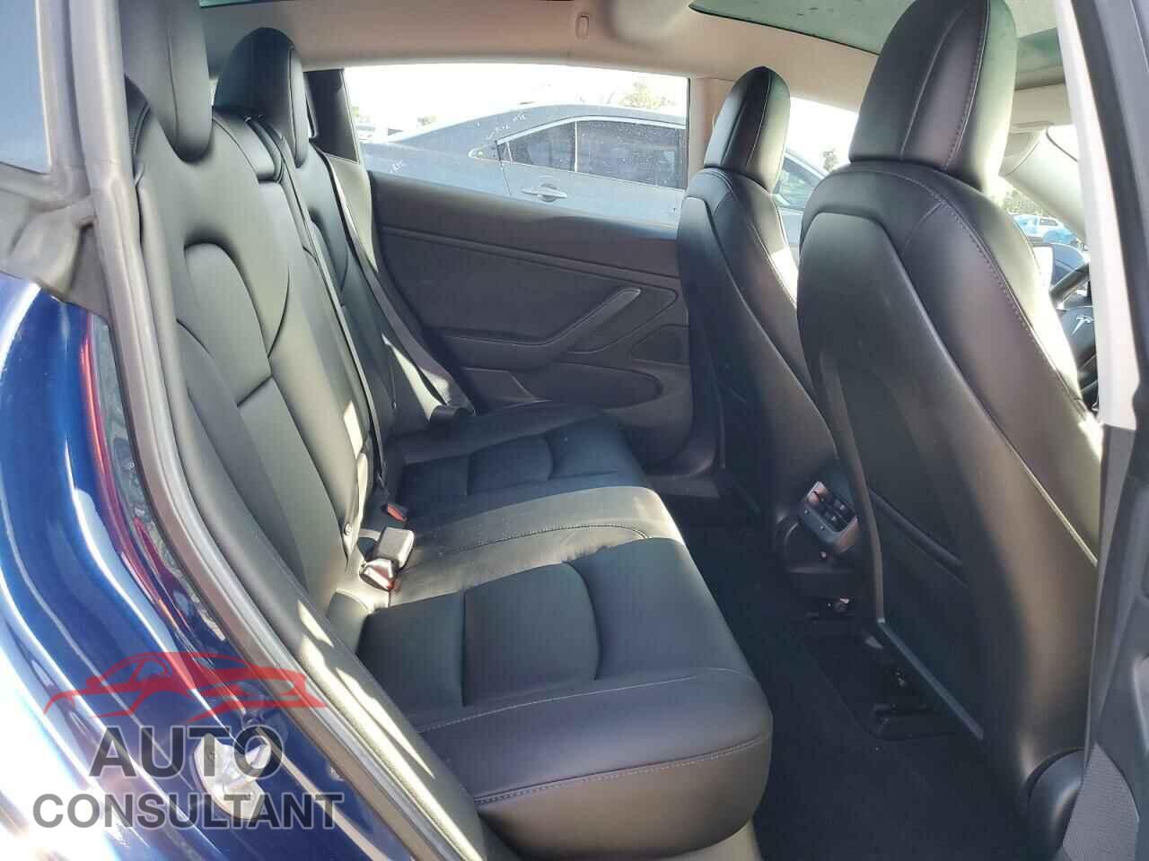 TESLA MODEL 3 2018 - 5YJ3E1EA5JF031205
