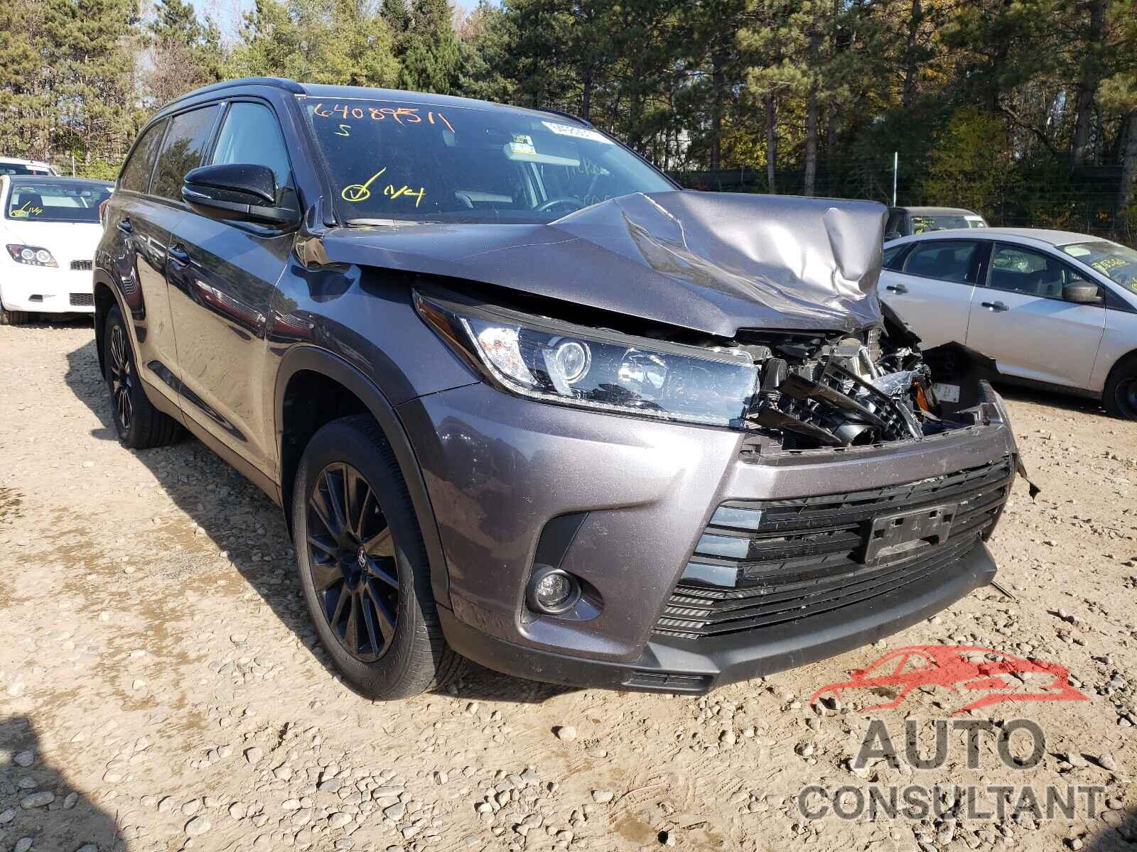 TOYOTA HIGHLANDER 2019 - 5TDJZRFH3KS967651
