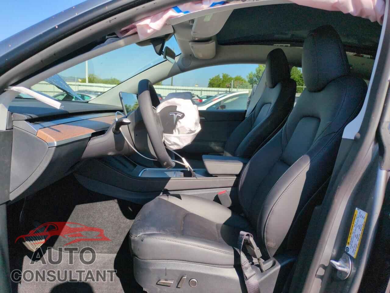 TESLA MODEL Y 2025 - 7SAYGDEEXSF292399