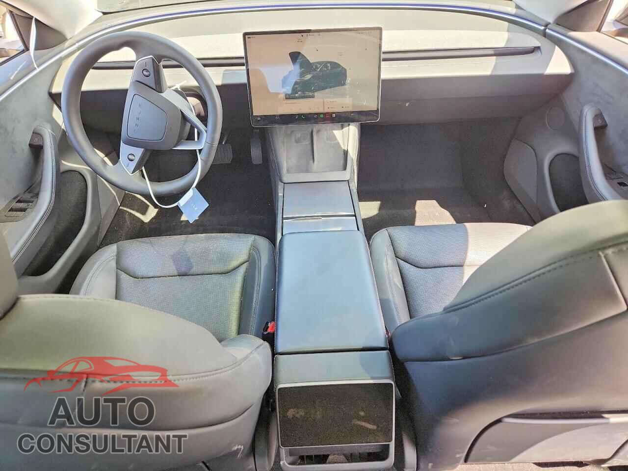 TESLA MODEL 3 2024 - 5YJ3E1EB3RF718784