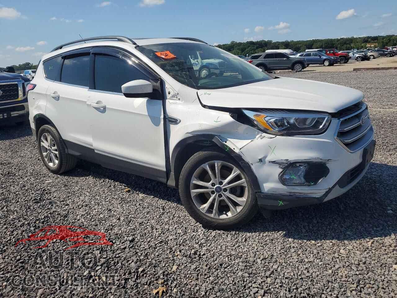 FORD ESCAPE 2017 - 1FMCU0GD0HUB86830