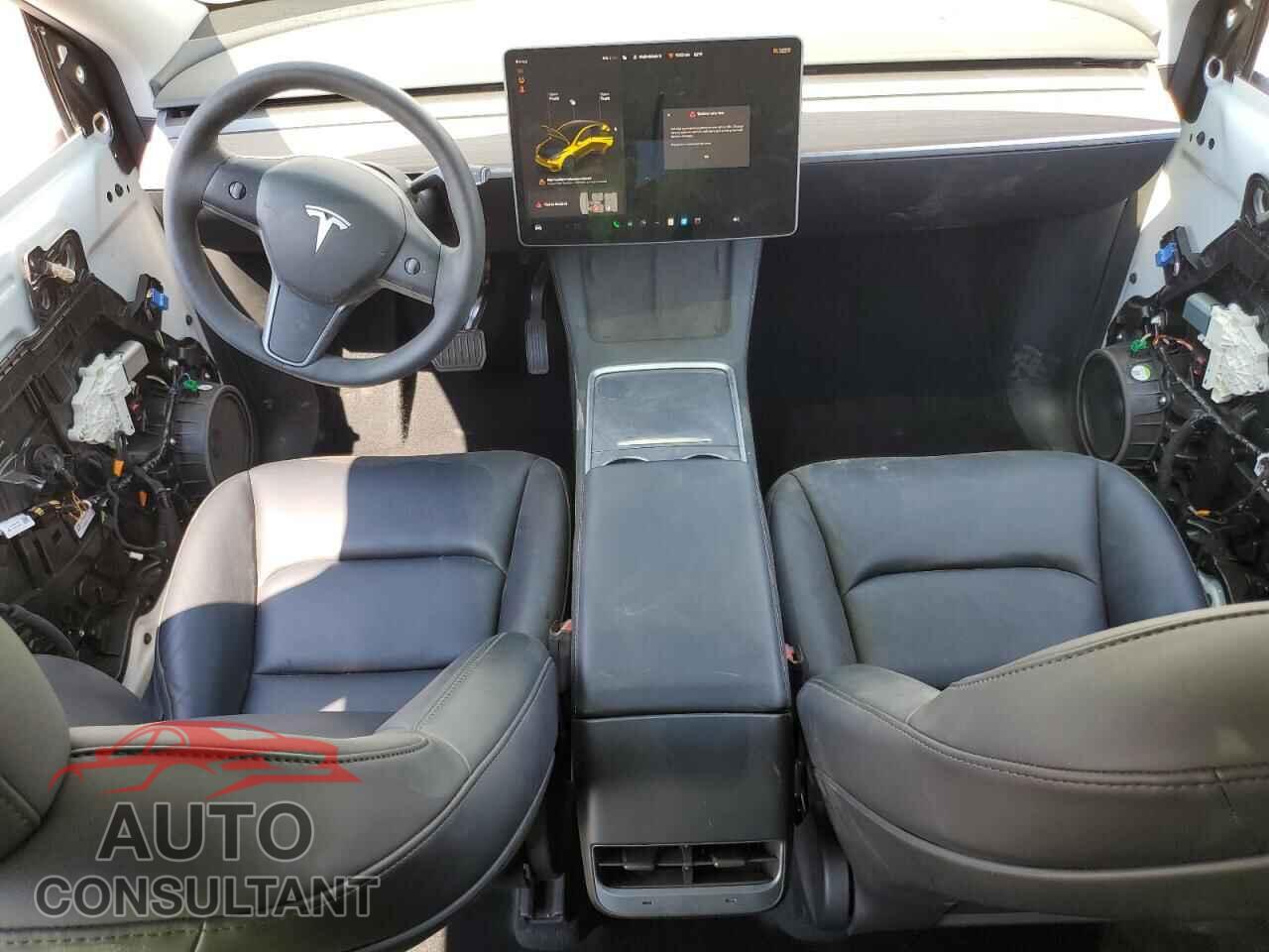 TESLA MODEL Y 2024 - 7SAYGDEE3RF154326