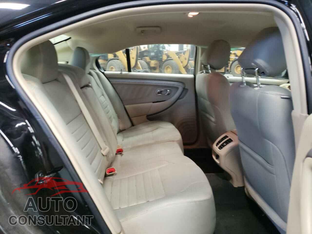 FORD TAURUS 2018 - 1FAHP2D87JG134027