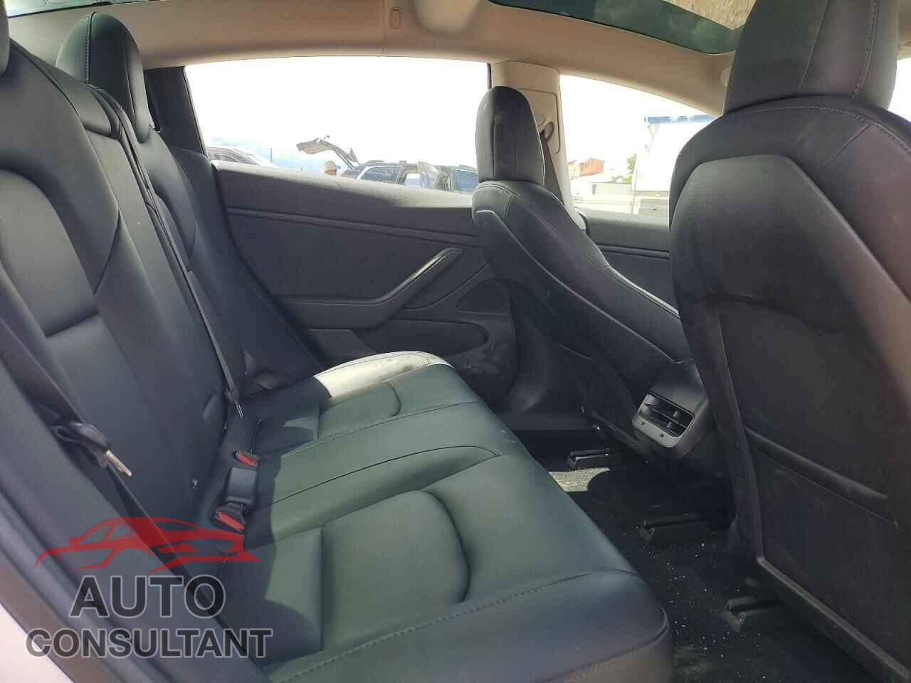 TESLA MODEL 3 2018 - 5YJ3E1EB7JF108567