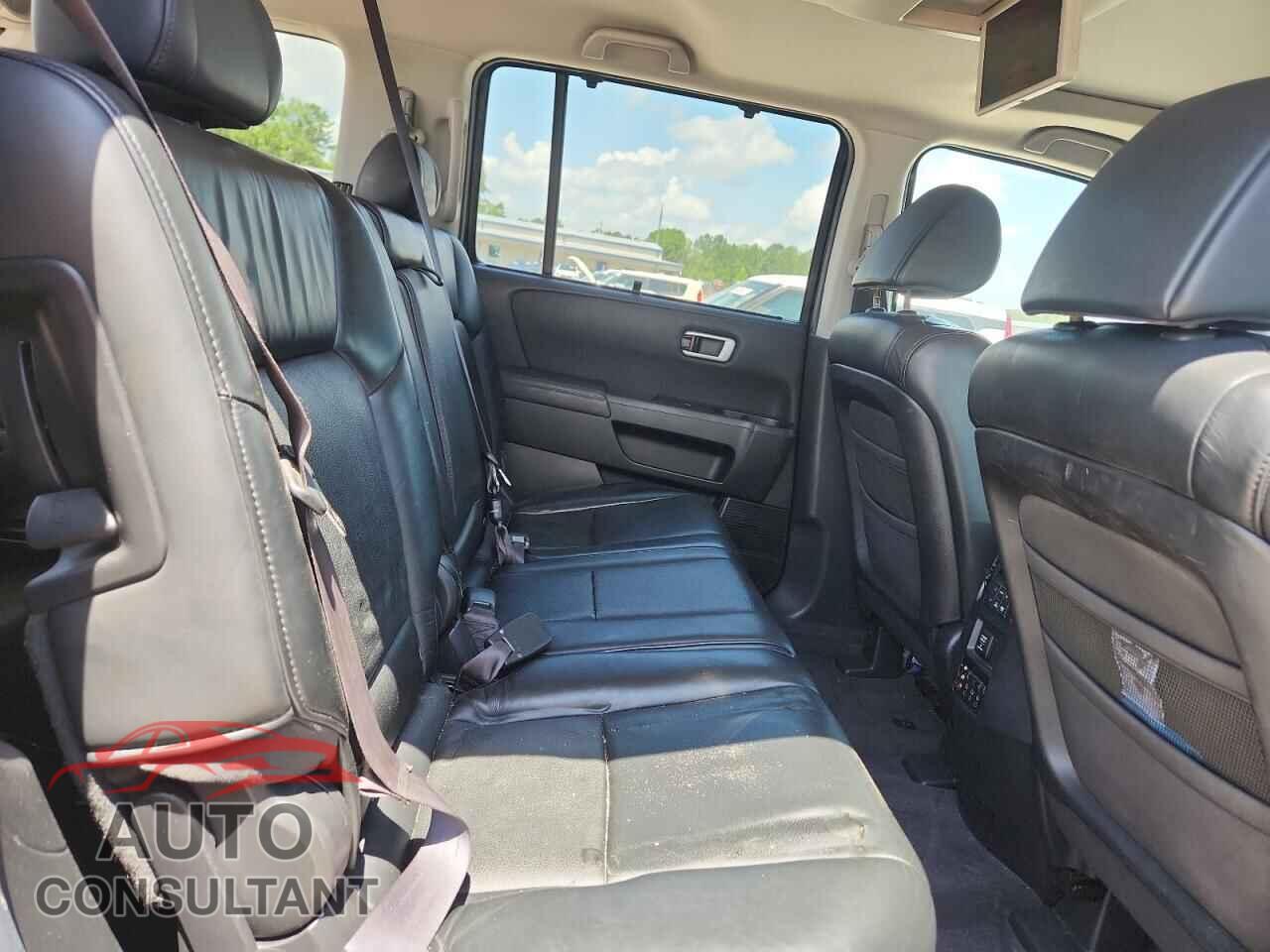 HONDA PILOT 2011 - 5FNYF4H96BB102399