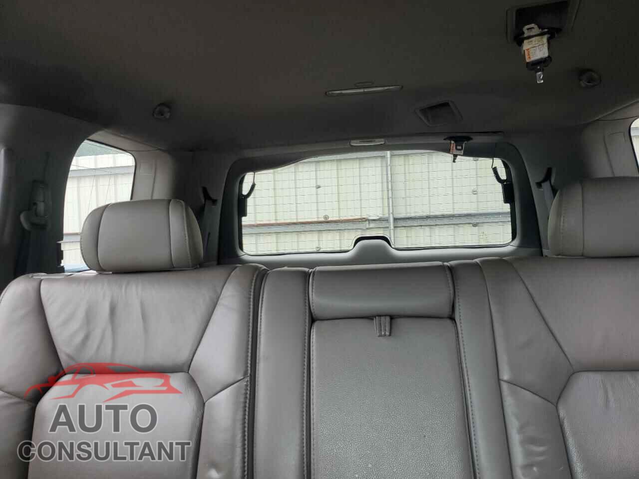 HONDA PILOT 2011 - 5FNYF4H56BB090980