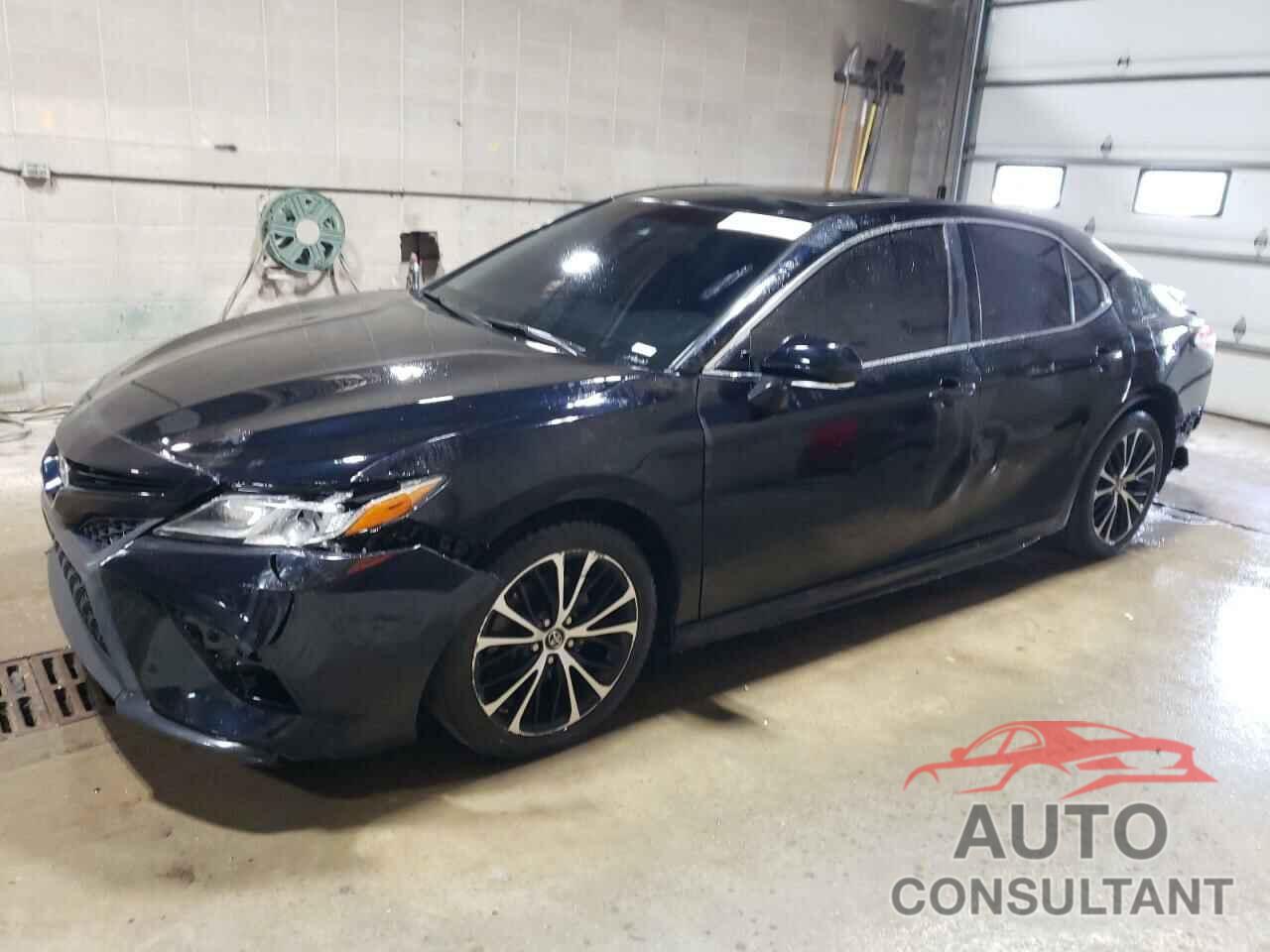 TOYOTA CAMRY 2018 - 4T1B11HK8JU110138