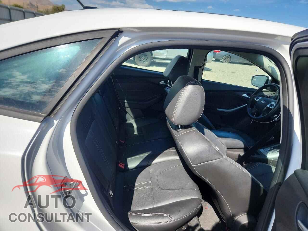 FORD FOCUS 2014 - 1FADP3F28EL233479