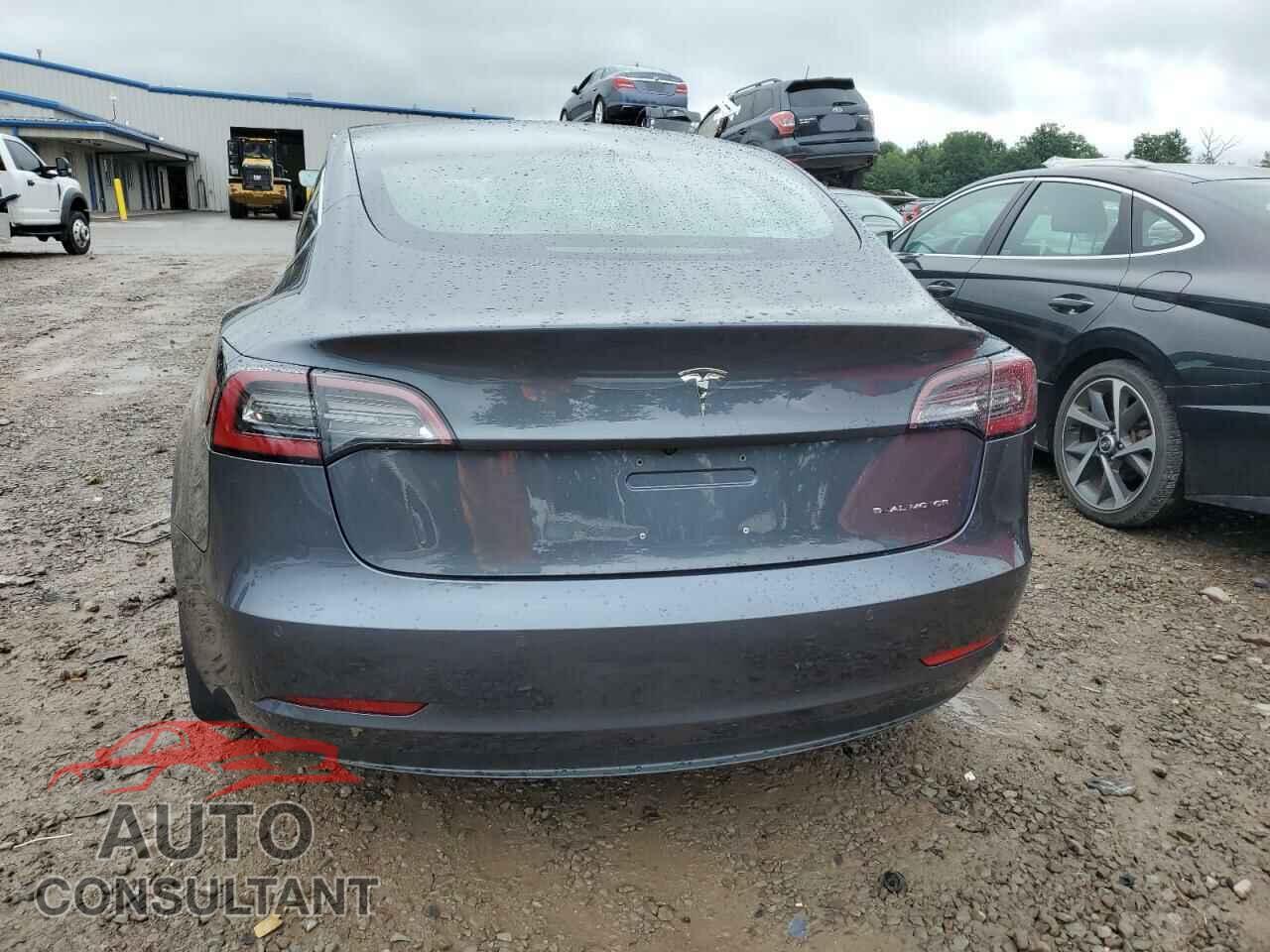 TESLA MODEL 3 2018 - 5YJ3E1EB8JF064076