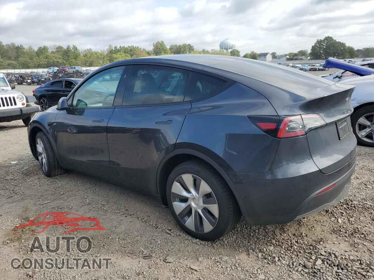 TESLA MODEL Y 2026 - 7SAYGDEE6RA254174