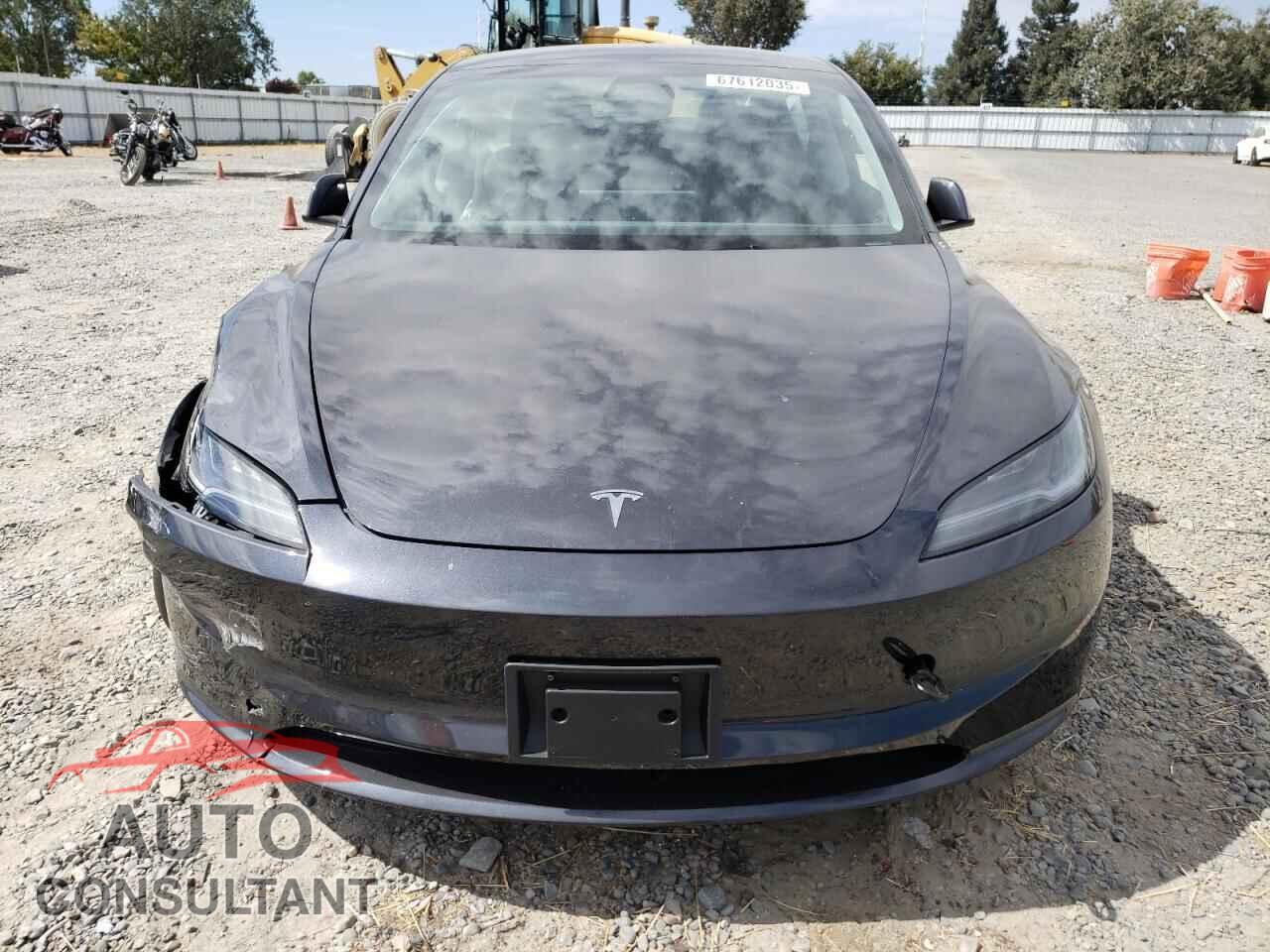 TESLA MODEL 3 2025 - 5YJ3E1EA5SF983350