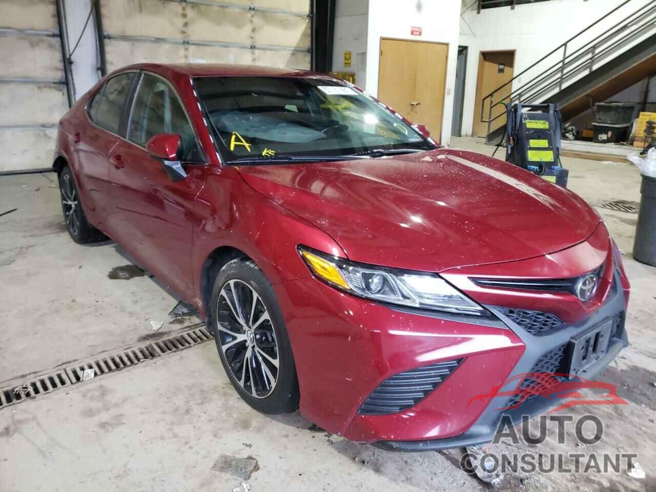 TOYOTA CAMRY 2018 - 4T1B11HK3JU548582