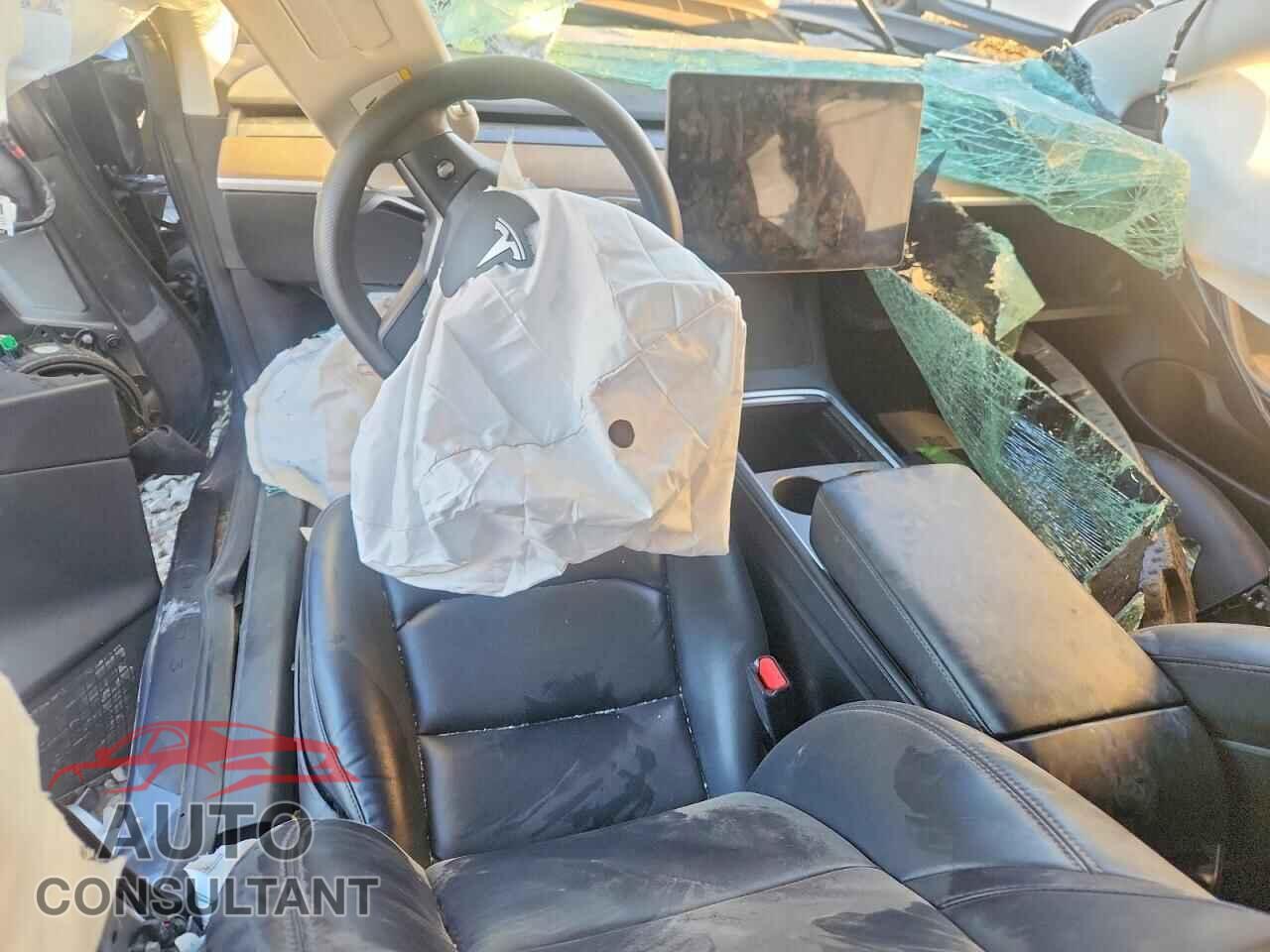 TESLA MODEL 3 2021 - 5YJ3E1EB2MF877269