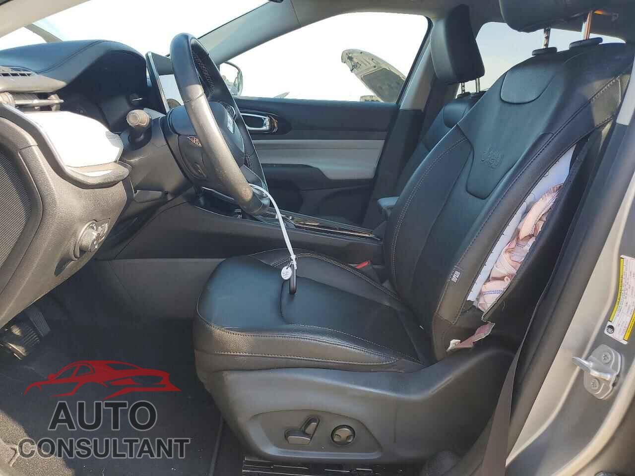 JEEP COMPASS 2022 - 3C4NJDCB5NT104016