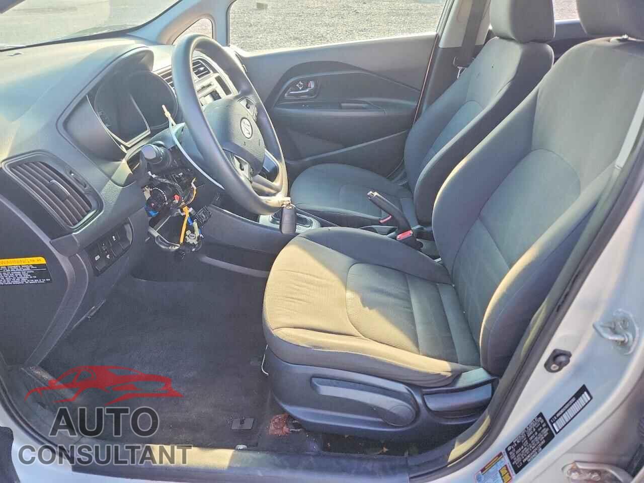 KIA RIO 2013 - KNADM5A36D6128383