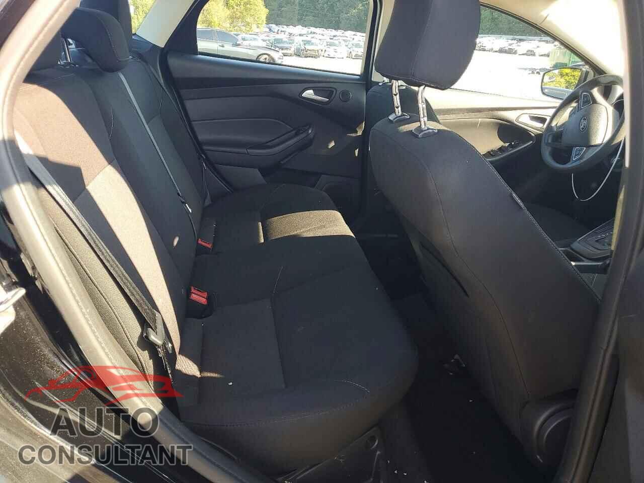 FORD FOCUS 2017 - 1FADP3H27HL322347